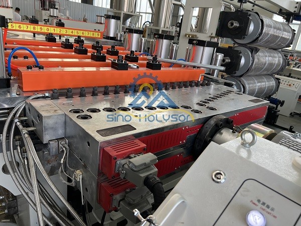 38CrMoAlA Screw Material PVC Foamed Advertising Board Machine For 1220mm Width Board