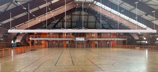 Automatic Electric Control System Divider Curtain High Strength Fabric Customizable Color For Indoor Sports
