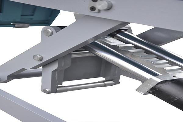 Stable Vehicle Scissor Lift 3000KG Capacity For Drive - Train Work High Adapter