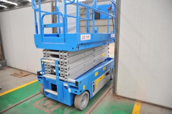 3.5km/H Lifting Speed Vehicle Scissor Lift , Self Propelled Electric Scissor Lift Steel Material