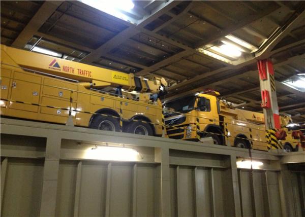Caminhão de Wrecker da estrada do combustível diesel das pessoas do chassi 2 de Volvo, 25% Máximo Categoria Capacidade