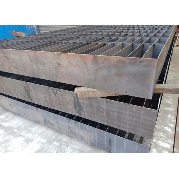 La estantería industrial atormenta la reja de acero resistente de 300m m