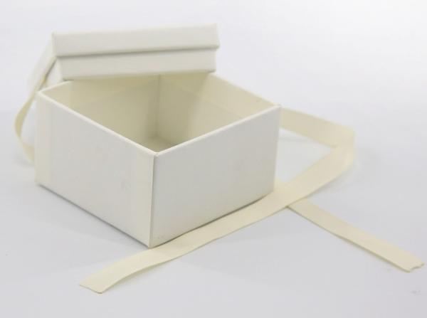 White Gift Jewelry Paper Box with Lid High Density Storage Boxes Cardboard With Duplex Grey / Kraft Paper