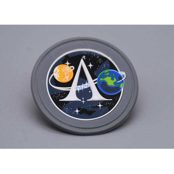 El PVC de encargo imprimió la transferencia de calor etiqueta 6 logotipos de la tinta del color para la ropa