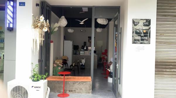 Industrial Loft Style Folding Windows - Exposed Hardware Aesthetic