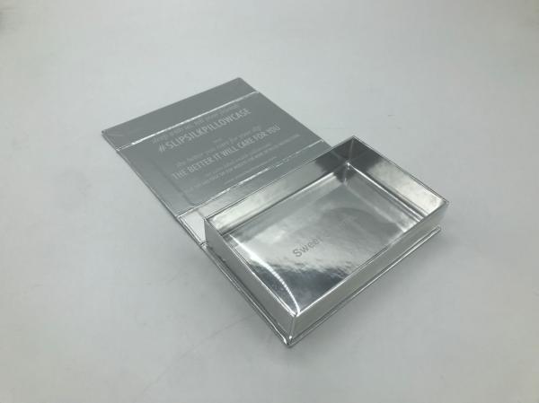 Luxury Silver Chipboard Gift Boxes Magnets Closure For Pillowcase Packaging