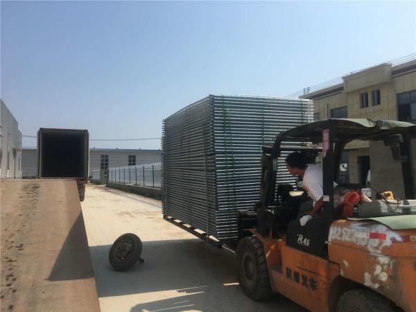 chain link temporary construction fence panels 6FT X 10F Mesh 2 3/8  x 2 3/8 ( 60mm x 60mm ) x 12 gauge wire