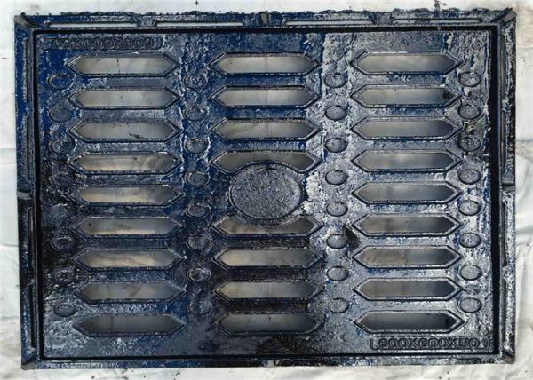 Square Type Ductile Manhole Cover Balck Painted Anti Rust EN124 D400