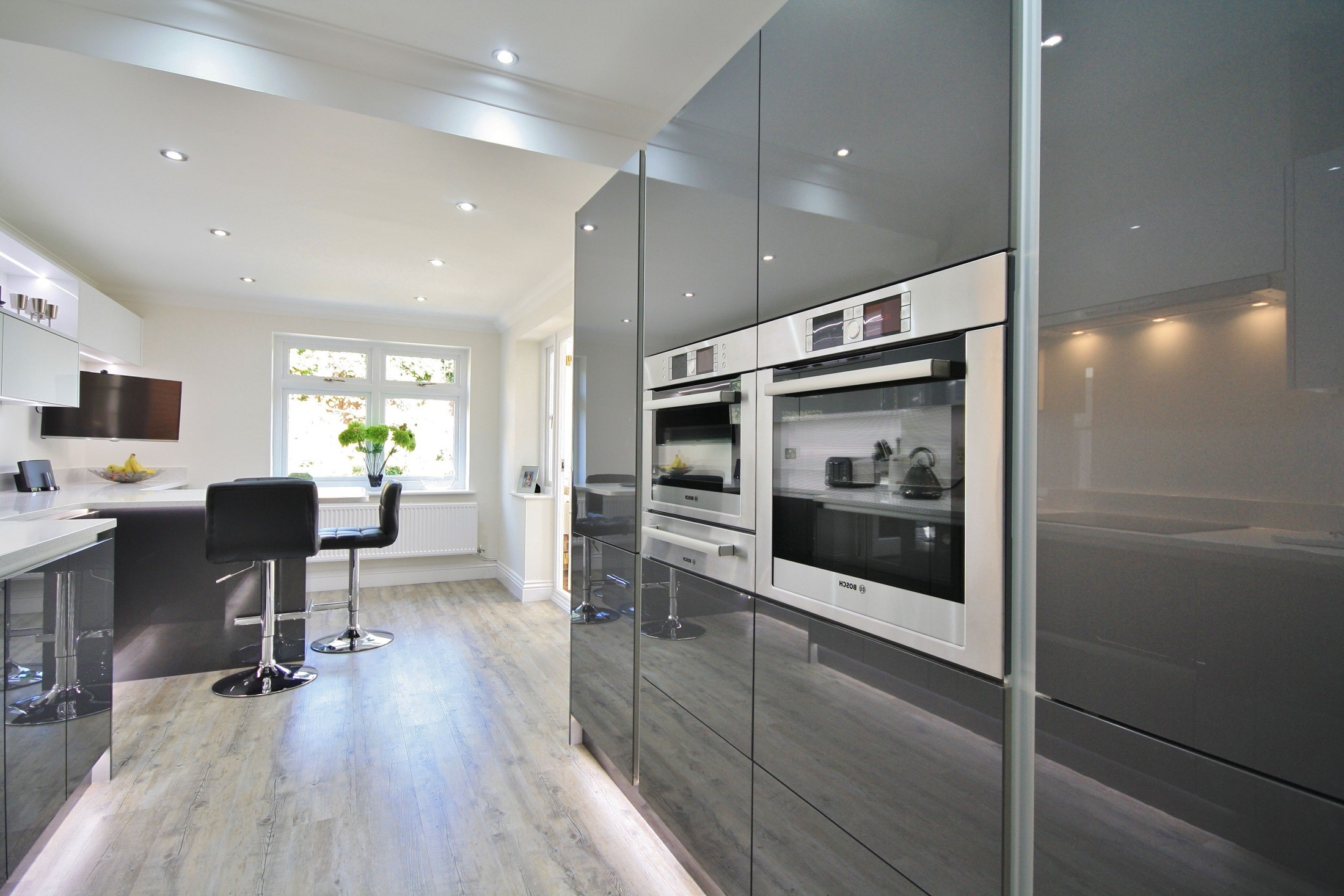 Veneer and Lacquer Finished Modular Kitchen Cabinets for European Style Luxury Design