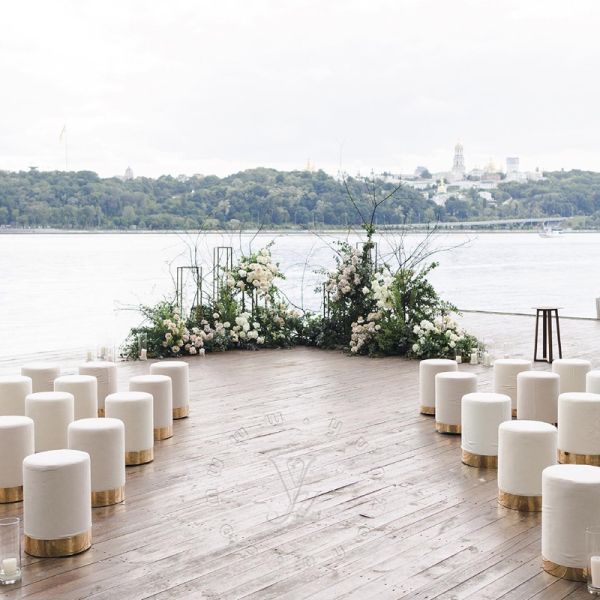 Nordic Round Velvet Ottoman Stool Modern Minimalist Luxury Soft Footstool Portable Metal for Hotel and Wedding Application