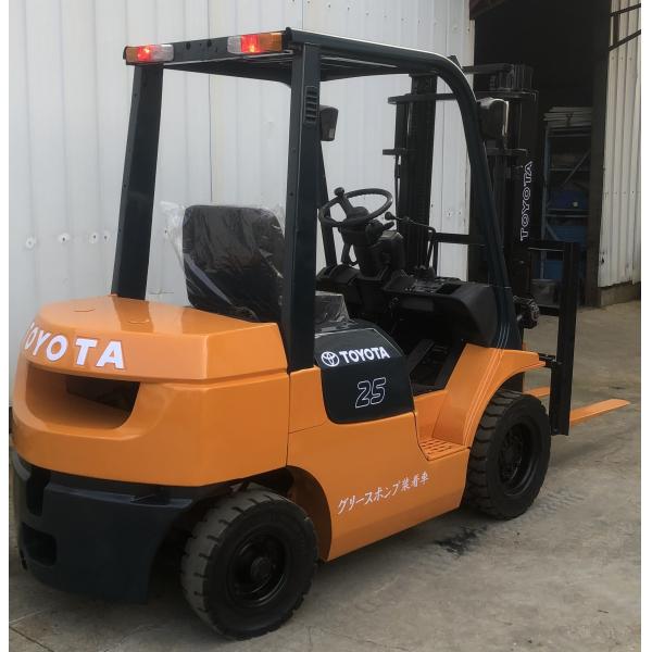 Diésel 2.5 toneladas Toyota carretilla elevadora de dos etapas 3000 mm Alturas de elevación 3m Alturas de elevación