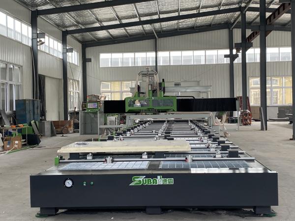 Centres de traitement pour l'extrusion de feuilles isolantes composites