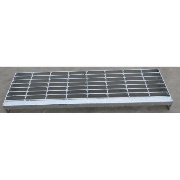 T4 Checkered Platenosing Steel Grate Stair Treads Bearing Bars At 40mm Pitch