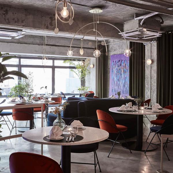 обеденный стол ресторана камня кварца толщины 2км с основанием нержавеющей стали Kроме