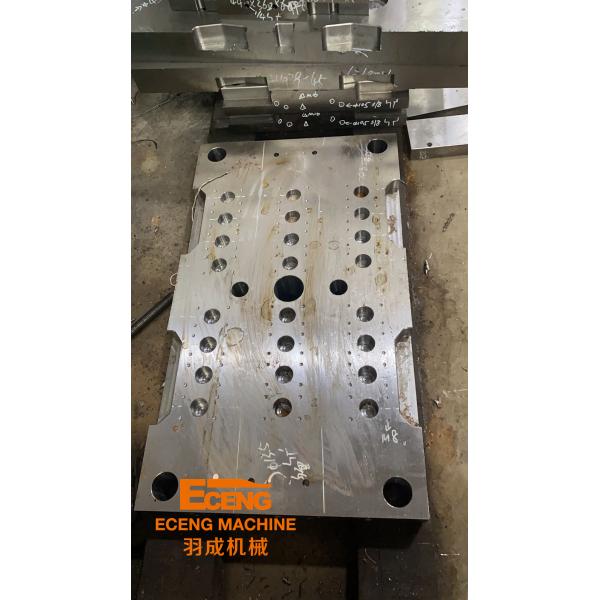 4Cr13 SS PET Bottle Mould 730x450x480mm Injection Molding