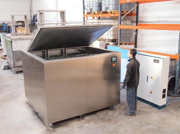 Valve Plates Industrial Ultrasonic Cleaning Machine To Remove Dust Fibers Contaminationg