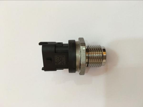 Bosch Common rail sensor 0281006425 / 0281006425-0cc / 0281006425-0B7 for D375  T375 Truck