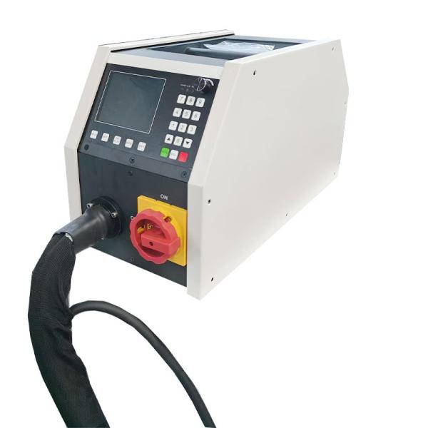 Equipo de calefacción portátil de pernos y tuercas en la fabricación industrial