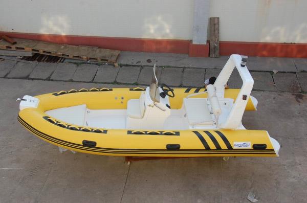 Unique Hull Design Small Rib Boat 8 Person Inflatable Boat With Teak Floor / Fuel Tank
