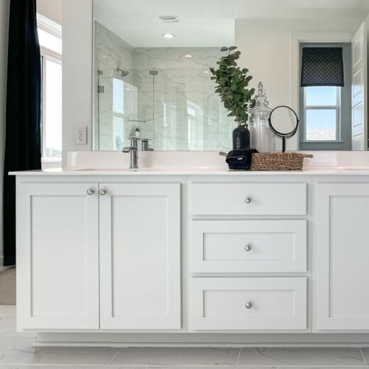 Customized White Shaker Design Bathroom Vanity Combo with Sink YALIG Customized Designs
