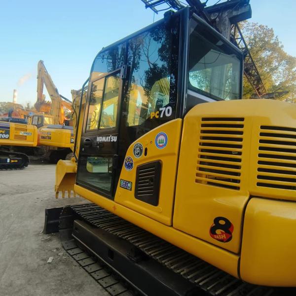 Excavatrice utilisée Komatsu PC 70 du Japon 6500 kg Poids de fonctionnement 0-2000 heures de travail