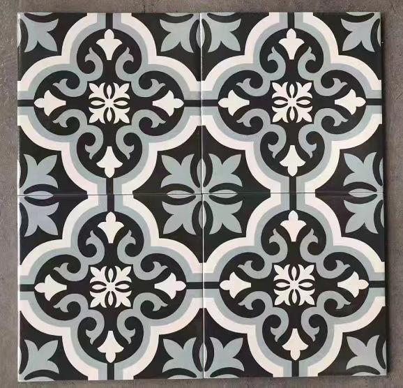 Carreaux en céramique pour le salon et 200x200mm pour la cuisine