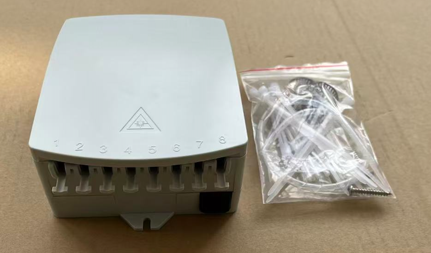 8 Core Optical Fiber Cable Distribution Box With 1x8 Splitter SCAPC