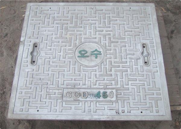 OEM Cast Iron Square Manhole Cover Customized Size EN124 B125 600x600mm