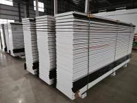 Portes de garage sectionnelles avec bandes d'étanchéité EPDM de tous les côtés pour une bonne étanchéité