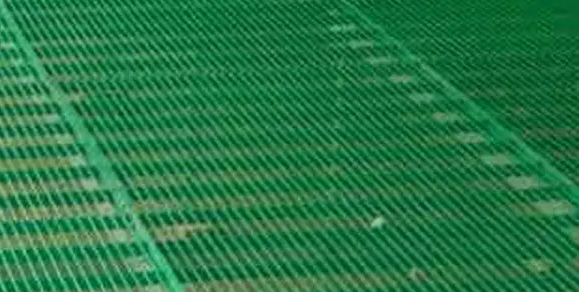 Пола решетки металла клетки сетка нижнего стальная скрежеща пропитанное пластиковое