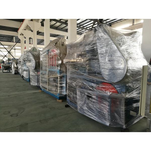 200 - 1200kg/h Plastic Recycling Grinder For Waste PET Bottles Recycling