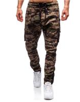 Les hommes camouflent le pantalon occasionnel que la cargaison de patchwork halète la poche multi