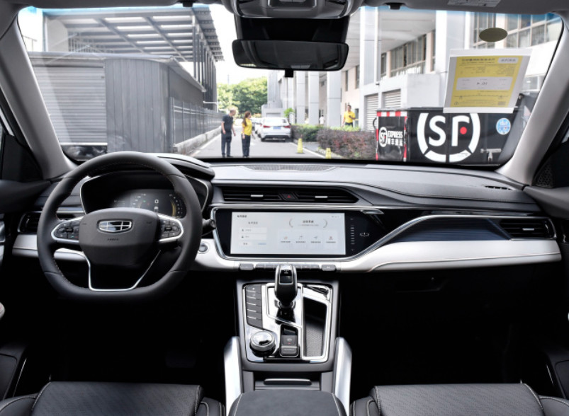 Подержанный автомобиль 1.8T 184HP L4 мест SUV двери 5 версии 5 Geely Boyue 2022 1.8TD DCT