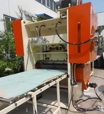 160 Tons Pressure Gypsum Board Perforating Machine for 20mm Thickness with Multiple Hole Shapes