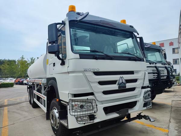 Cisterne à eau blanche 30CBM (6x4, 380 ch, conduite à gauche): principaux avantages pour le transport de fluides