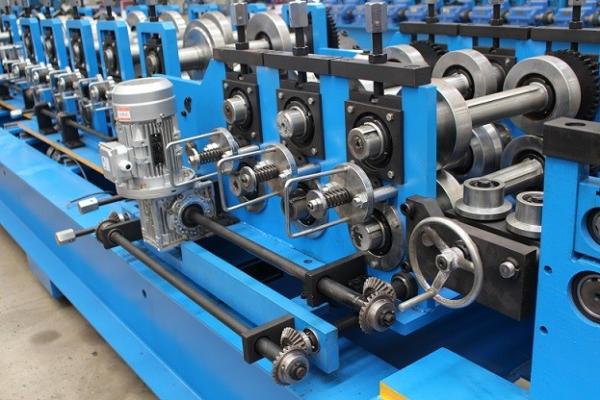 Rolo ajustável do Purlin do controle 3ph CZ do Plc que forma a máquina automática