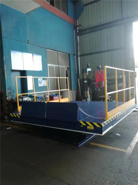 Hydraulic Electric Scissor Lift , Dock Lift With Non Skid Checkered Plate And Manual Lap-jointed Plate