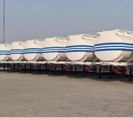 3 Axles 45m3 Tanker Trailer with Jost E100 Landing Gear Transport Oil Diesel Petro Fuel