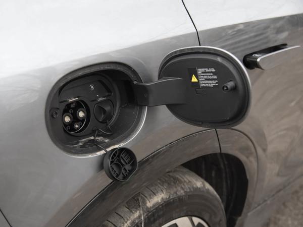 Voitures d'occasion populaires 1,72L/100km Consommation de carburant équivalente en énergie SUV de taille moyenne avec type d'énergie purement électrique