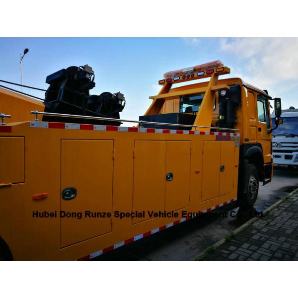 HOWO 50 Ton Heavy Duty Rotator Wreckers Tow Truck With 360 Degree Rotation