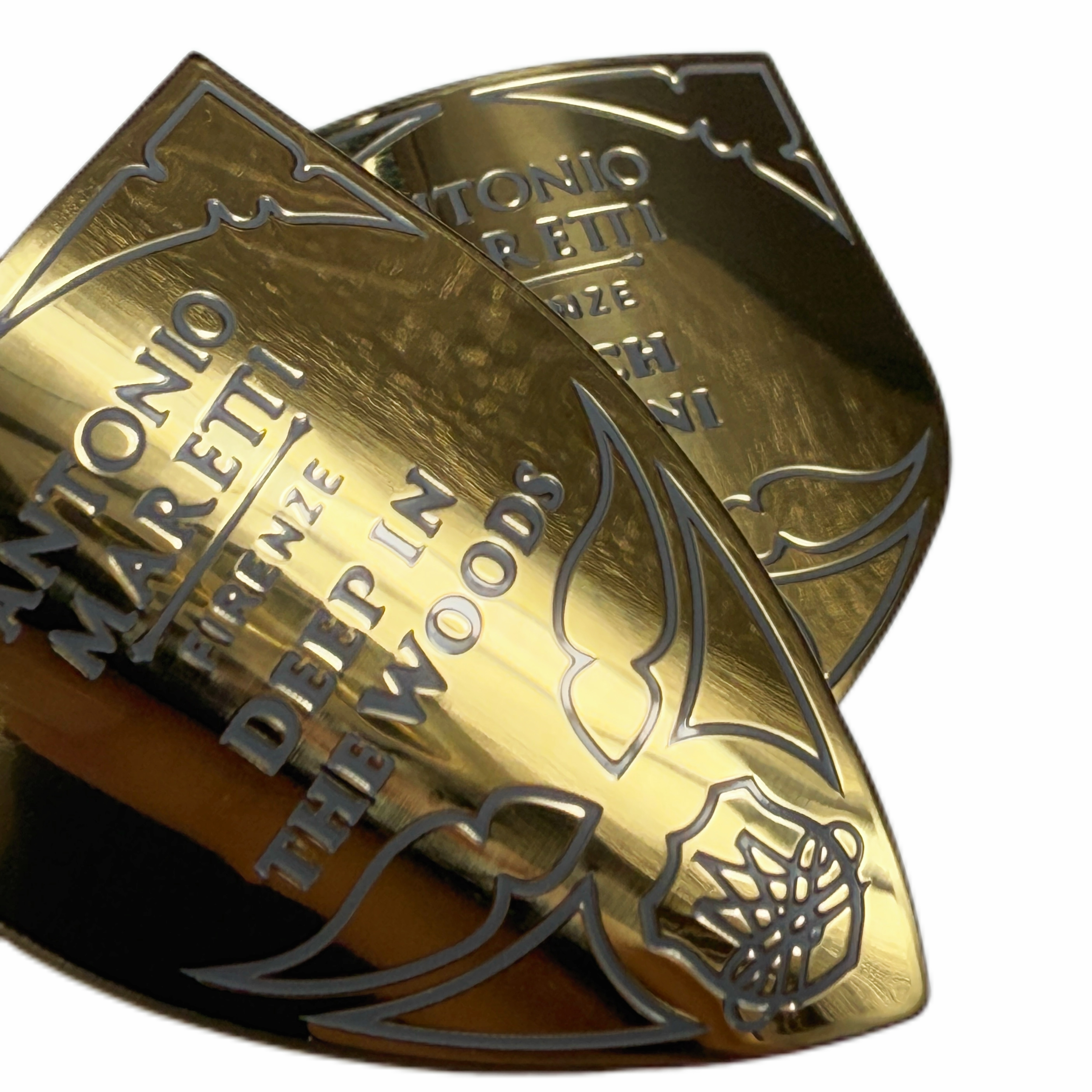 The Label Of The Light Luxury High-end Custom Perfume Features Embossed Pattern Design