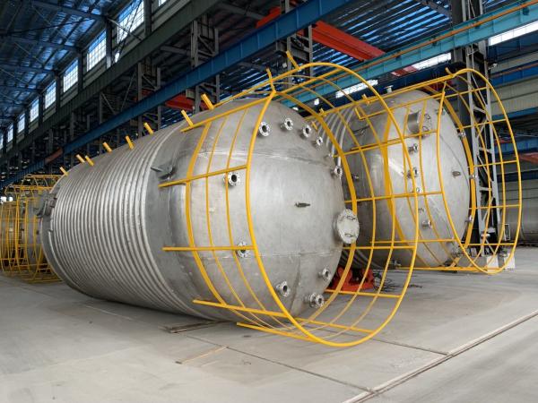 Coil type stainless steel storage tank with fence for Chemical industry