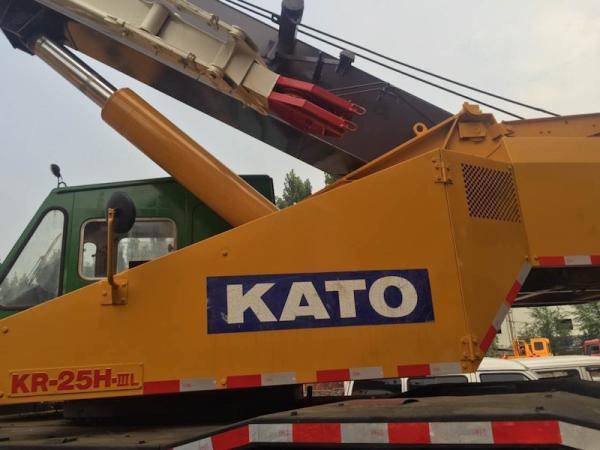 KR25H used crane original from japan, used kato rough crane 25ton, used rough terrain crane supplier