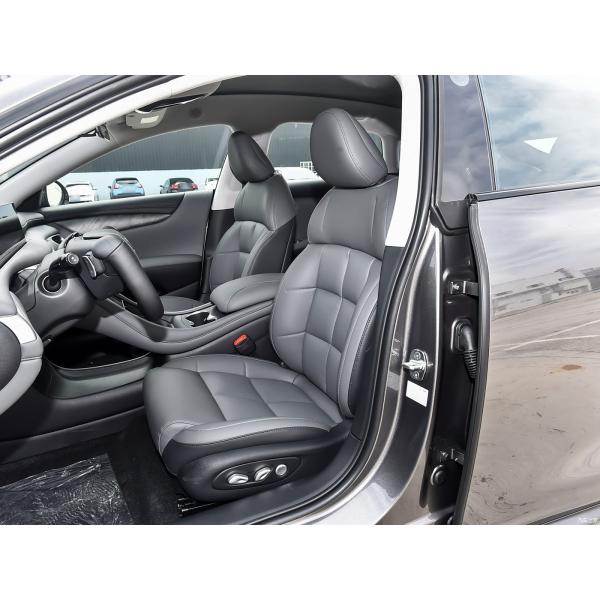 650KM-780KM Range 4WD Electric SUV Car with Auto Gear Box ZHIJI L6 Energy Vehicle