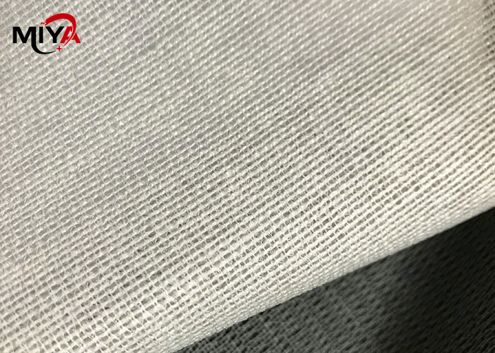 Белым Interlining 150gsm сплетенный полиэстером плавкий