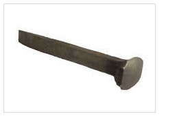 След железной дороги ногтя 16*16 берет спайки на острие дороги рельса прикрепляя часть