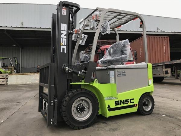 ニュージーランド市場とパフォーマンスのためのSnsc 2.5ton電気フォークリフトの固定装置