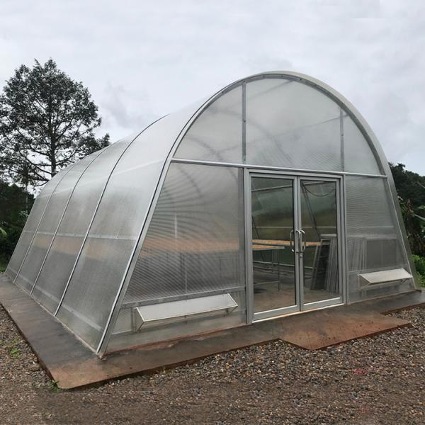 Secagem de vegetais em uma estufa com placa PC estável e protegida contra UV com ventilação ideal