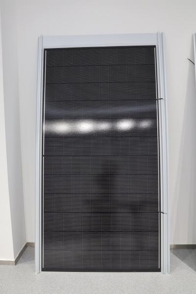 XSCM-520-T ソーラータイル 580W ヘキサゴン 23.5% ブラック＆ホワイトガラスタイル BIPV ソーラーパネルシステム 家庭用 太陽光発電
