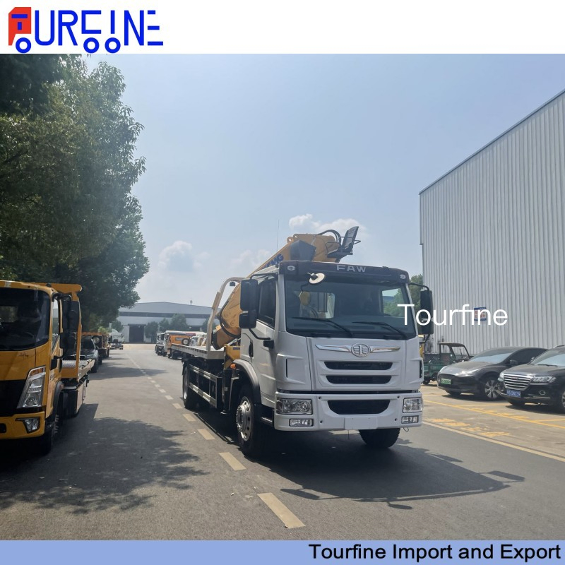 FAW 4x2 8 Ton Roadside Recovery Wrecker Truck , Crane Tow Truck for Vehicle Towing